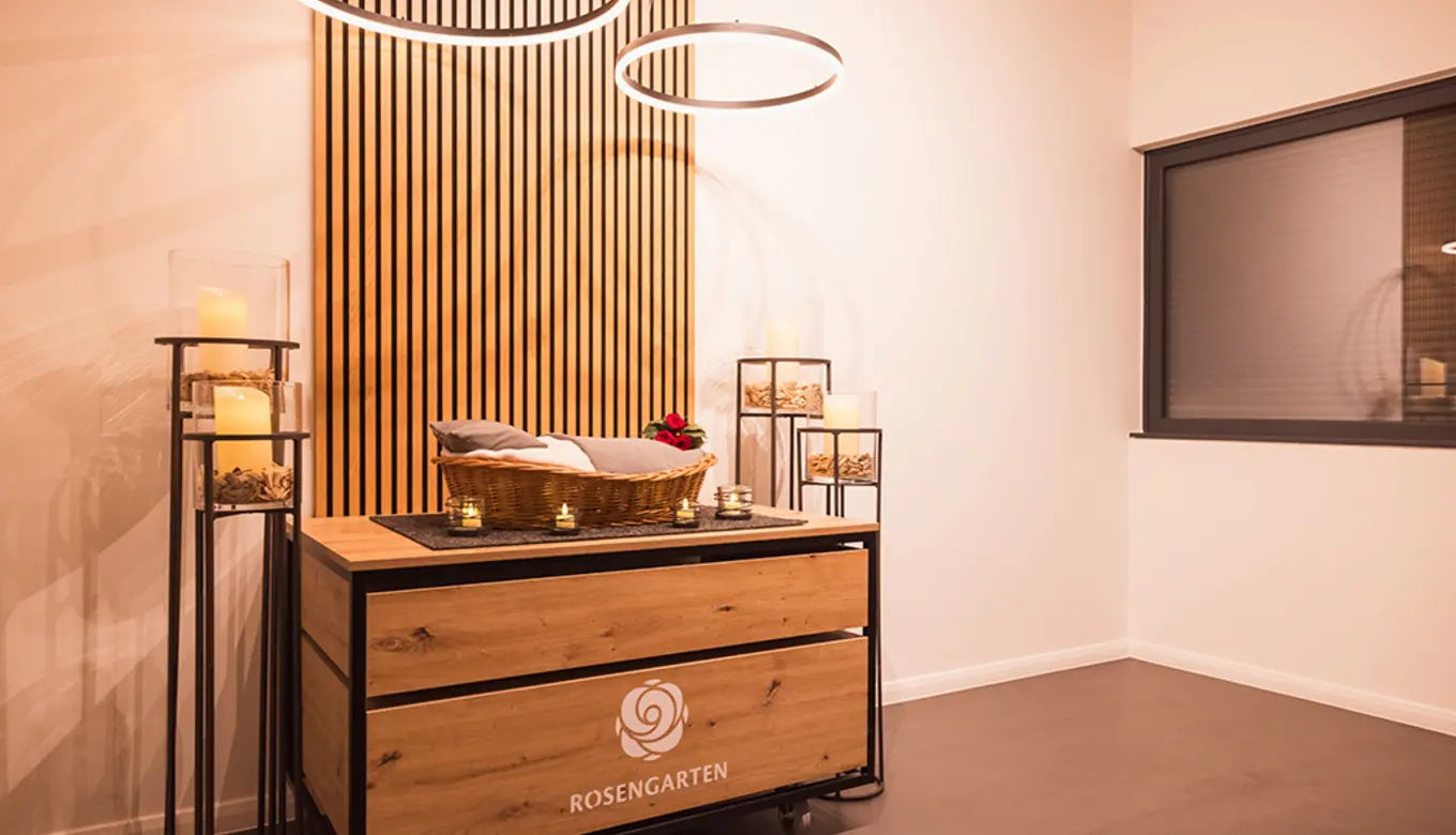 Aufbahrungsbereich für Haustiere im ROSENGARTEN-Tierkrematorium Hermeskeil.